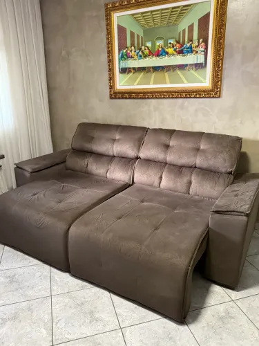 SOFÁ MUITO NOVO