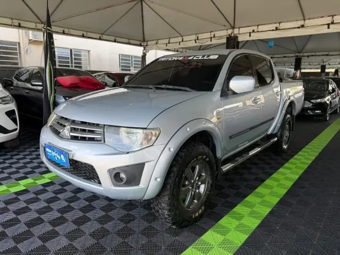 Mitsubishi L200 Triton HPE 3.2 CD TB Int.diesel MEC 2013