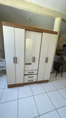 Guarda roupa casal usado 450$ não faço entrega