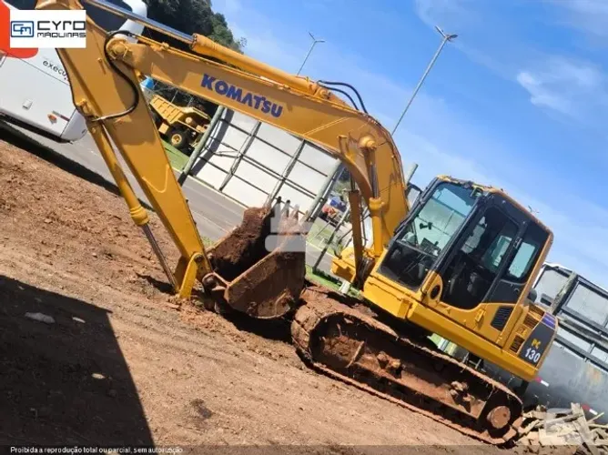 Escavadeira Komatsu PC130 - 2015