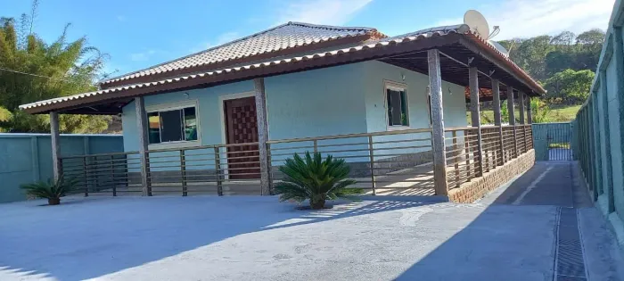 OPORTUNIDADE IMPERDÍVEL! CASA AMPLA EM TERRENO DE 1.000m² <br>