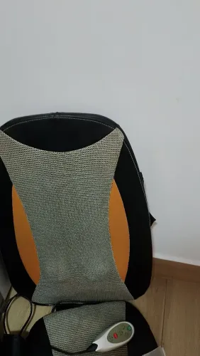 Cadeira massageadora modelo Rm 200 ótimo para coluna esquenta tb