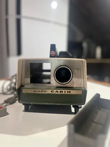Projetor de slides auto cabin - japonês (raríssimo) R$ 600