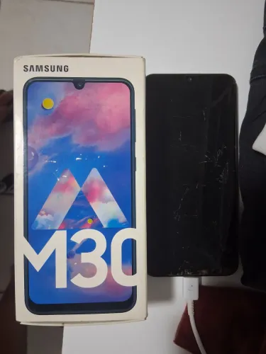 Celular Samsung Galaxy M30 4gb (tela com defeito)