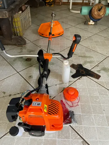 Vendo rocadeira nakasaki 75cc novinha nunca usada