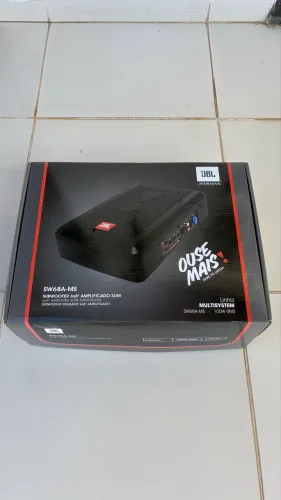Amplificador para carro/caminhonete JBL Sw68a-ms clase D com 1 canal e 100W preto