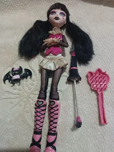Boneca draclaura perfeita .
