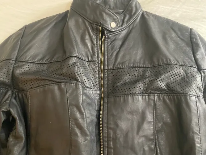 Vendo linda jaqueta couro legítimo