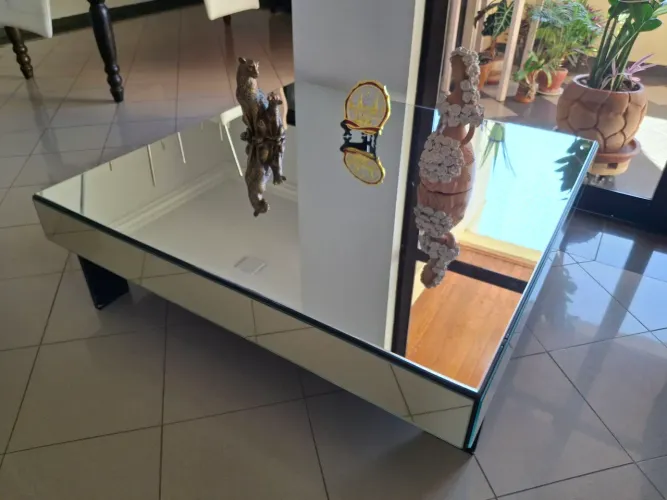 Mesa de centro espelhada