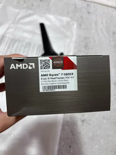 Ryzen 7 5800X, na garantia com 8 meses de uso.