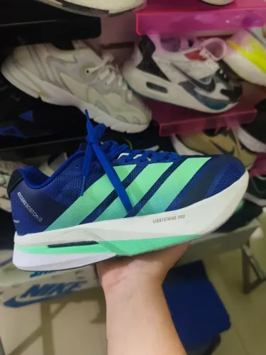 Tênis Adidas 
