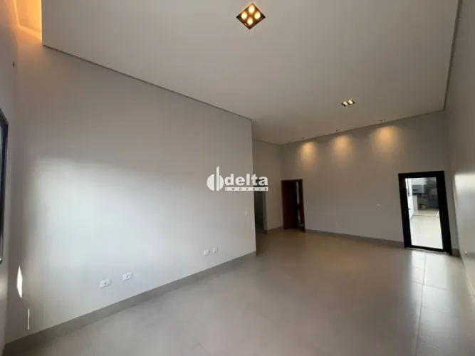 Casa com 3 quartos sendo 1 suite disponível para locação no bairro Nova Uberlândia em Uber