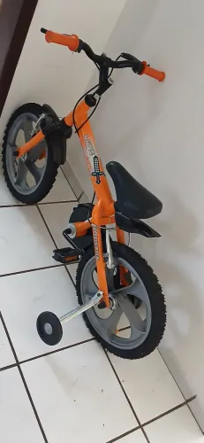 Bicicleta aro 16 novinha, nunca usada!