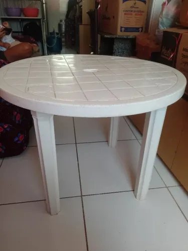 Vendo mesa de plástico