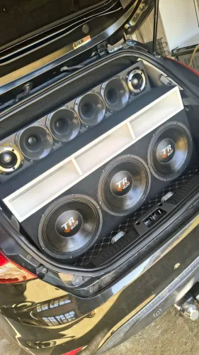 Vendo som automotivo completo