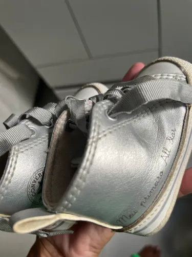 Sapatinhos infantis feminino  em excelente estado 