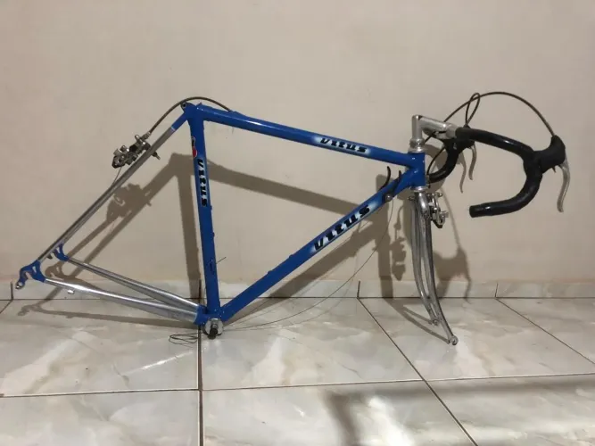 Quadro Vitus road bike