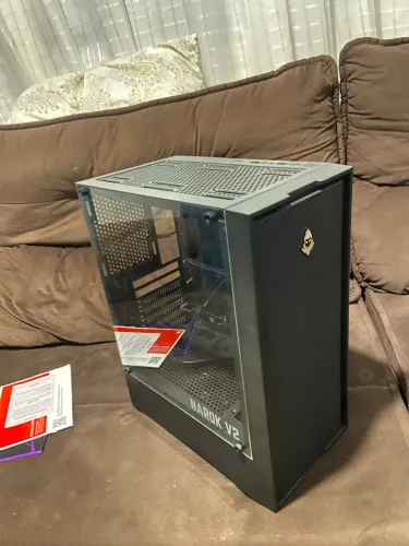 NAROK V2 GABINETE GAMES COM TRÊS FAN E A FONTE DE ALIMENTAÇÃO 500w