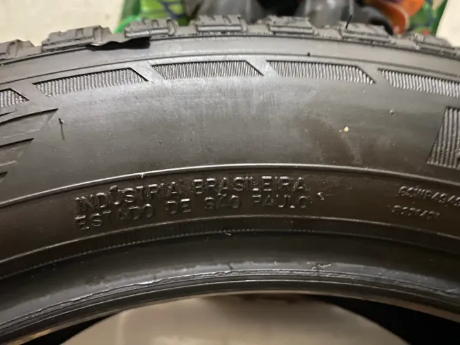 Pneu 225/55r18 meia vida Bridgestone 