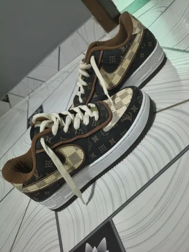Tenis Nike Air Force 1 Custom LV Bege - Estilo Luxo.