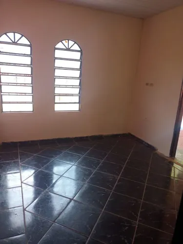 ALUGO CASA GRANDE