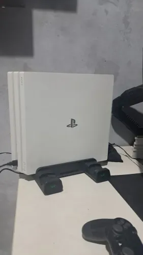 PS4 PRO 1TB Branco (padrao USA)