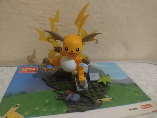 Pokemon Mega Construx Raichu tipo lego