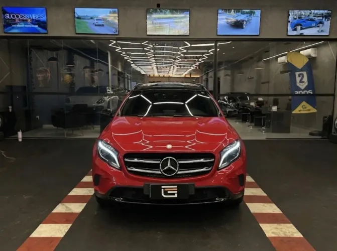 Mercedes-Benz GLA 200 Adv. 1.6/1.6 TB 16V Flex Aut. 2016