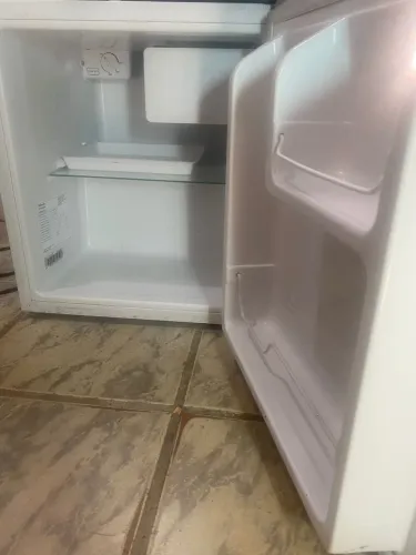 Vendo frigo bar quatro meses de uso com nota fiscal único dono