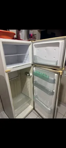 Geladeira biplex Consul 150,00