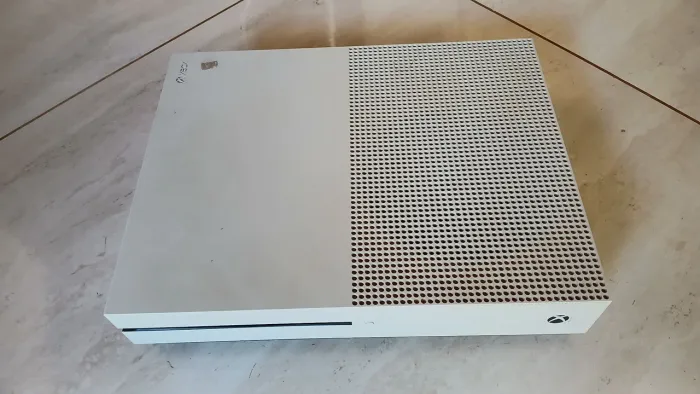 Xbox one s em ótimo estado