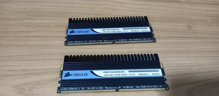 Corsair Dominator 2gb (2x1) 800 MHz Memória DDR2 