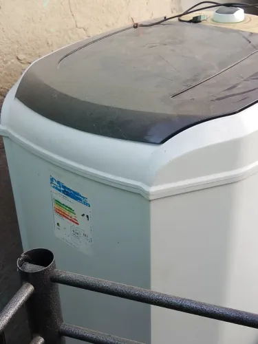 Geladeira seminova gelo seco funcionando tudo valor 950 tanquinho de lavar 15kl seminovo 0
