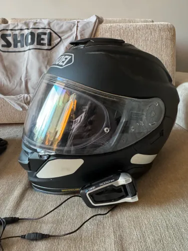 Shoei GT-Air II (56) + Cardo Packtalk Bold + Luvas REV'IT!