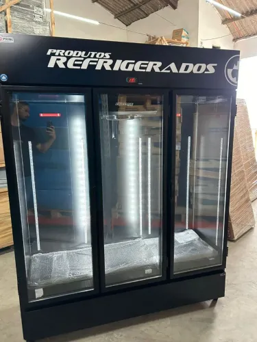 Expositor de frios 3 portas disponível a pronta entrega!