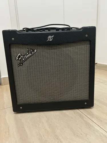 Amplificador Guitarra Fender Mustang II
