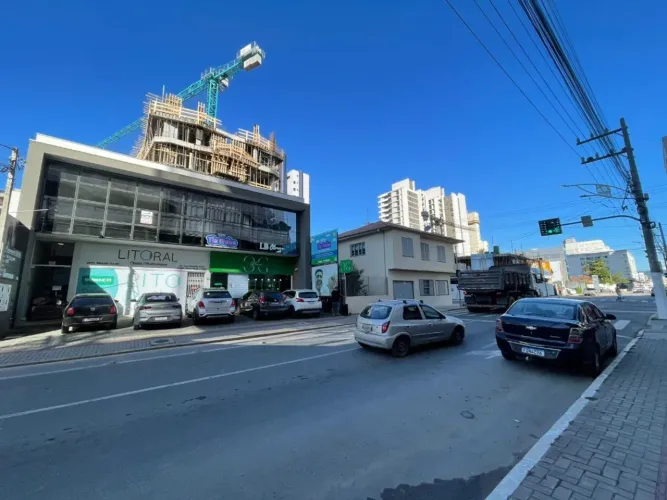 Sala Comercial para Locação no Centro de Balneário Piçarras