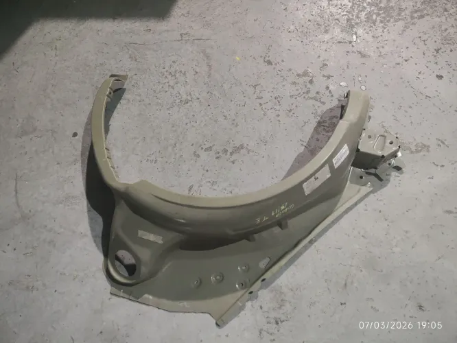 Caixa roda traseira esquerda Toyota Corolla 2015 2016 2017 2018 2019 61606-02070
