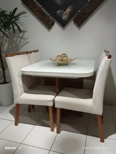 Mesa 4 cadeiras