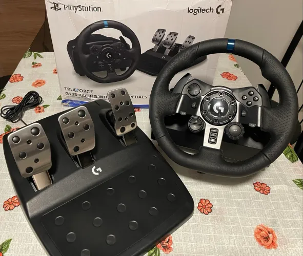 Volante Logitech G923 para PS5/PS4/PC | Usado apenas 3 vezes