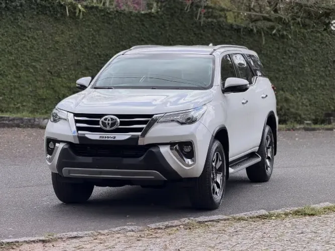 Toyota Hilux SW4 SRX Diamo. 4X4 2.8 TB DIE AUT 2019