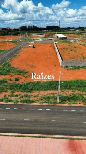 Lote no Novo Mundo com 250m2 em Uberlândia