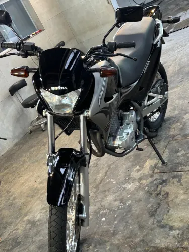 Nx-4 Falcon 400 - impecável 