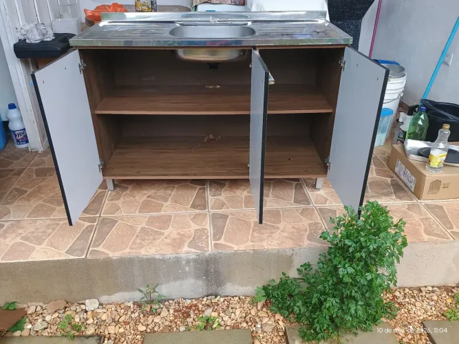 Gabinete com pia inox