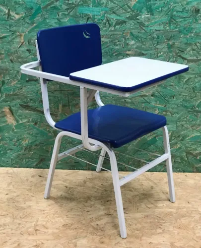 Cadeira Univ. Frontal Polipropileno c/ Prancheta em Fórmica - R$ 219,00
