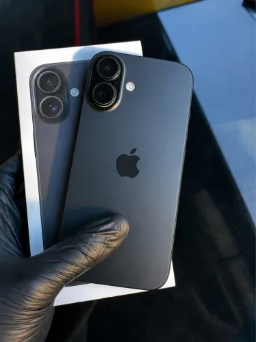 iPhone 16 SEMINOVO todo original Apple, bateria 100%, ainda na garantia Apple