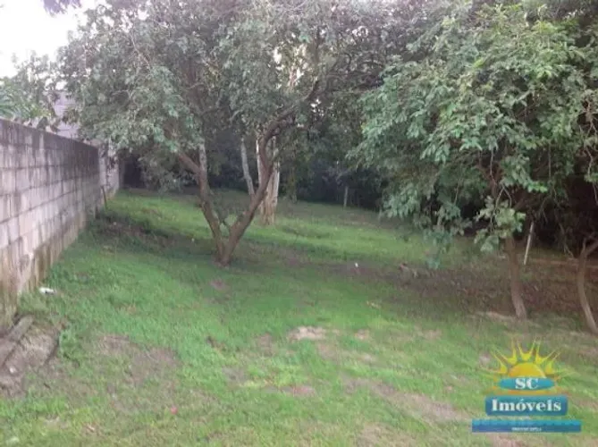 Terreno próximo da Praia do Santinho.