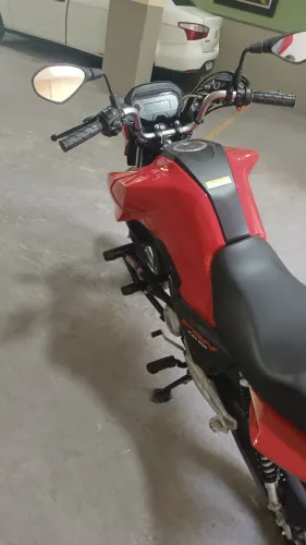 Vendo  fan 160 moto nova com 485 rodados tá zera