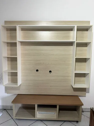 Painel de televisão com rack