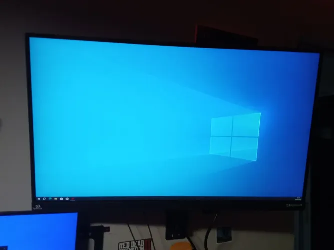 Monitor Benq 4k Top funcionando perfeitamente